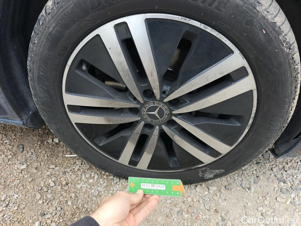  Mercedes  B-Klasse MERCEDES-BENZ Clase B / 2019 / 5P / monovolumen compacto B 180 d #1