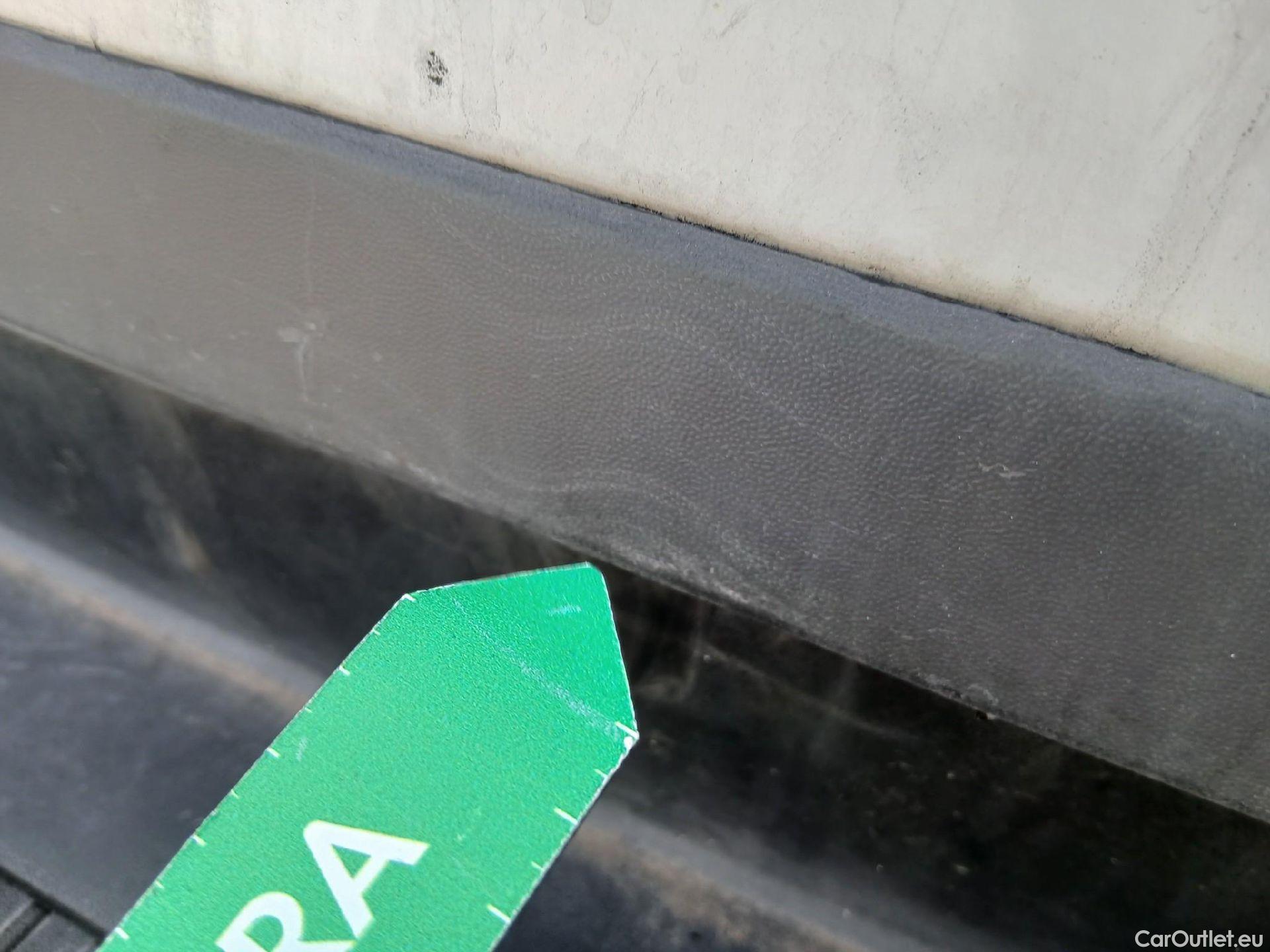  Volkswagen  Crafter VOLKSWAGEN  / 2017 / 4P / furgón 35 Furgón BM TN L3H2 2.0TDI 103kW(140CV) #48