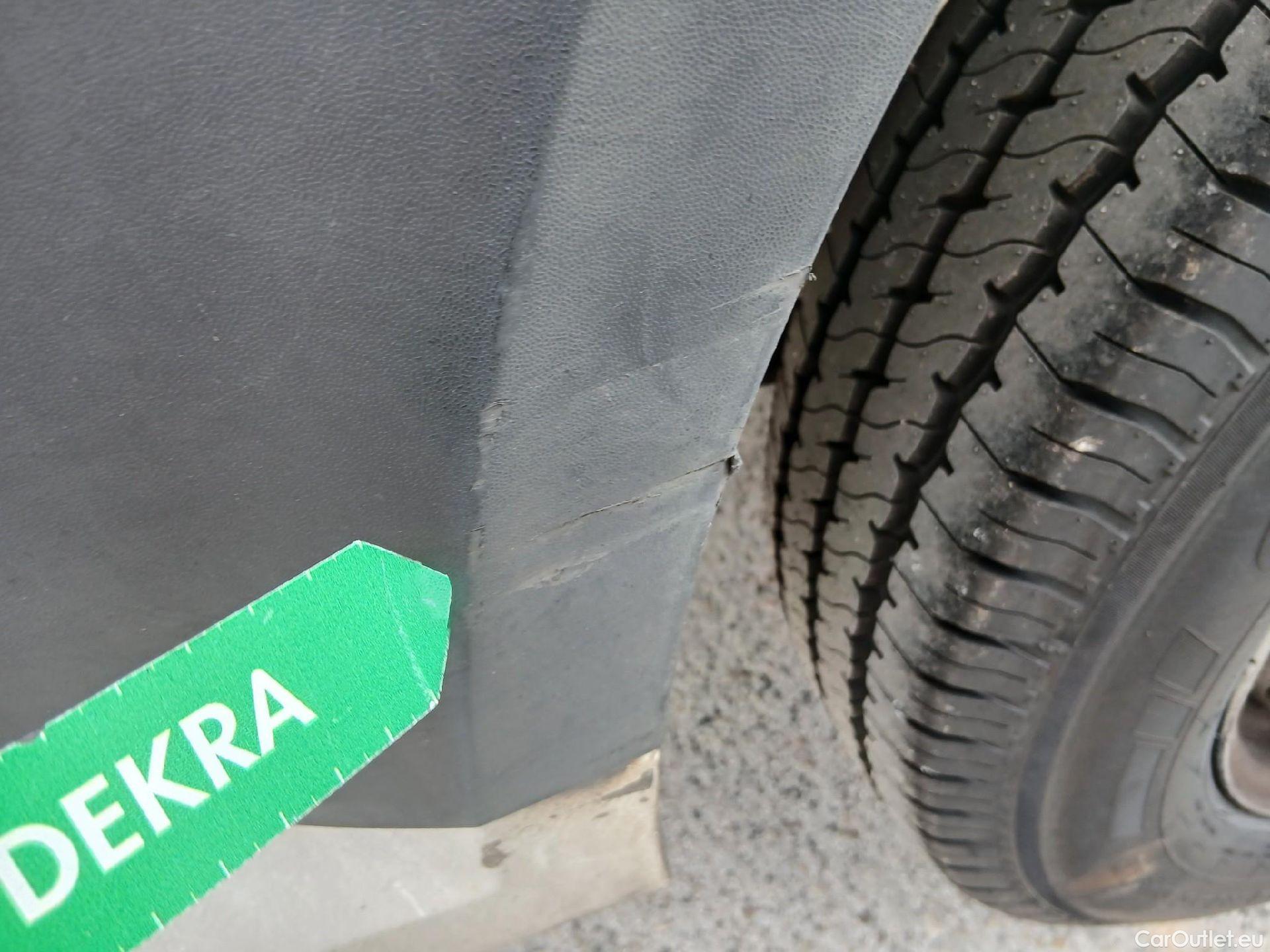  Volkswagen  Crafter VOLKSWAGEN  / 2017 / 4P / furgón 35 Furgón BM TN L3H2 2.0TDI 103kW(140CV) #57