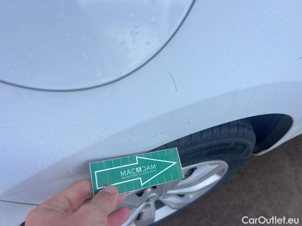  Renault  Clio RENAULT  / 2019 / 5P / berlina con portón Business TCe 74 kW (100CV) GLP #11