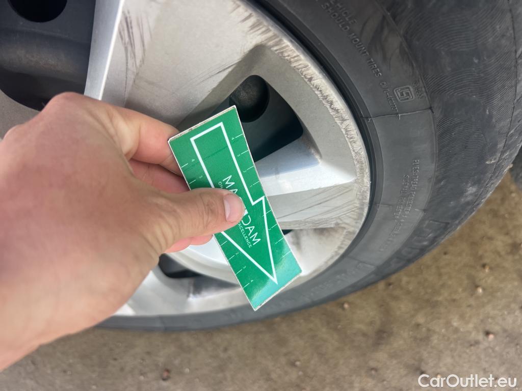  Renault  Clio RENAULT  / 2019 / 5P / berlina con portón Business TCe 74 kW (100CV) GLP #26