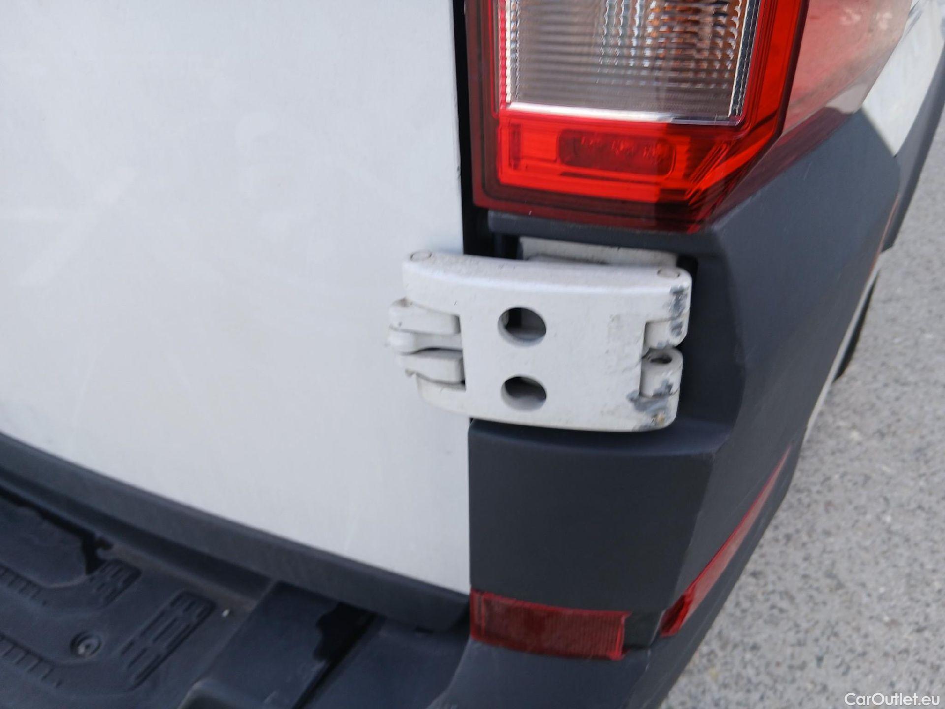  Volkswagen  Crafter VOLKSWAGEN  / 2017 / 4P / furgón 35 Furgón BM TN L3H2 2.0TDI 103kW(140CV) #41