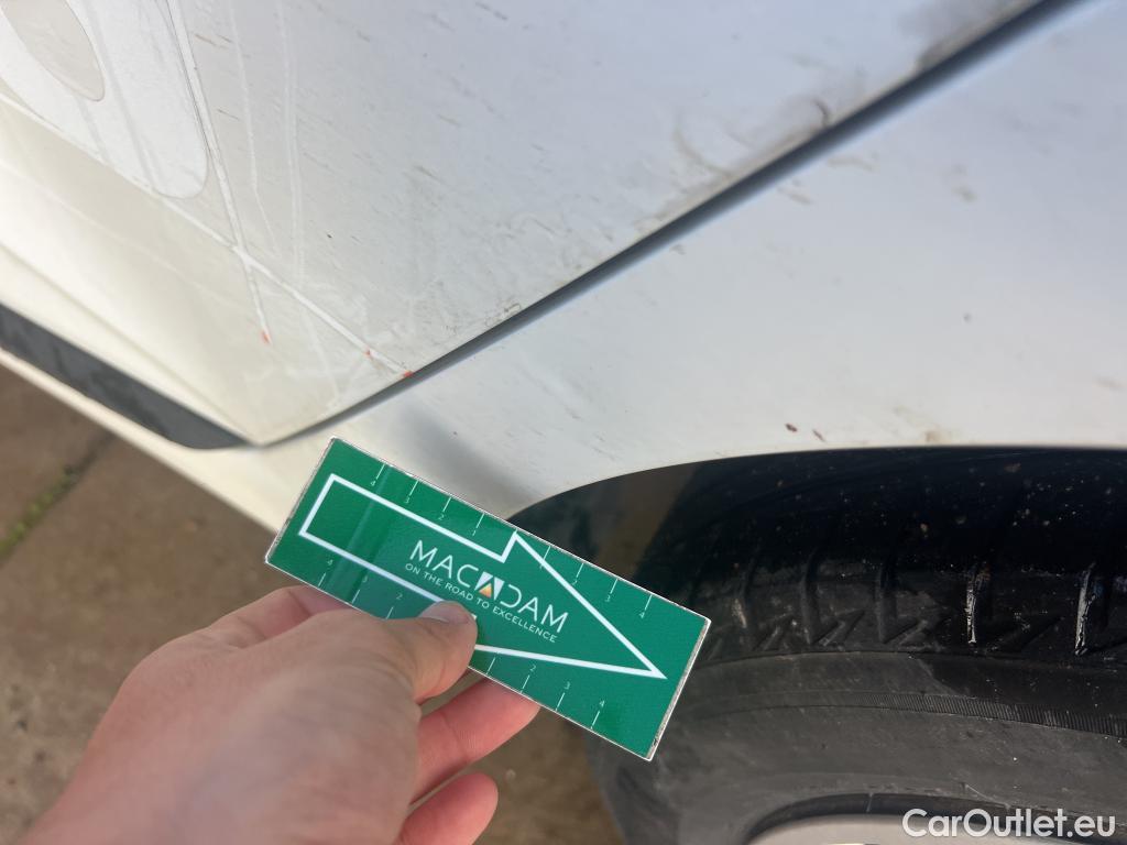  Renault  Clio RENAULT  / 2019 / 5P / berlina con portón Business TCe 74 kW (100CV) GLP #28