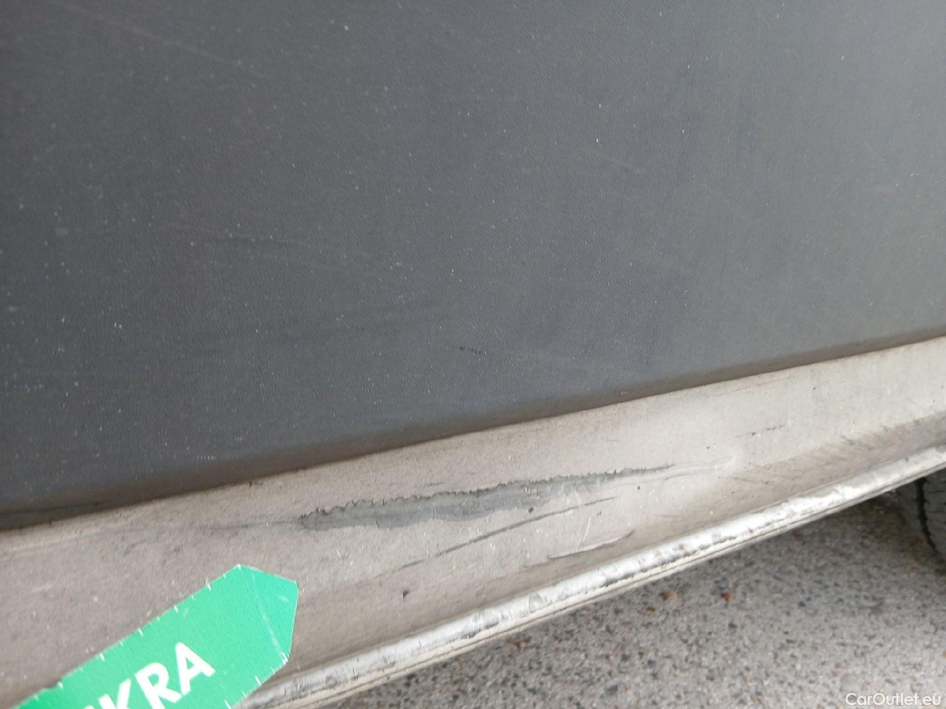  Volkswagen  Crafter VOLKSWAGEN  / 2017 / 4P / furgón 35 Furgón BM TN L3H2 2.0TDI 103kW(140CV) #64