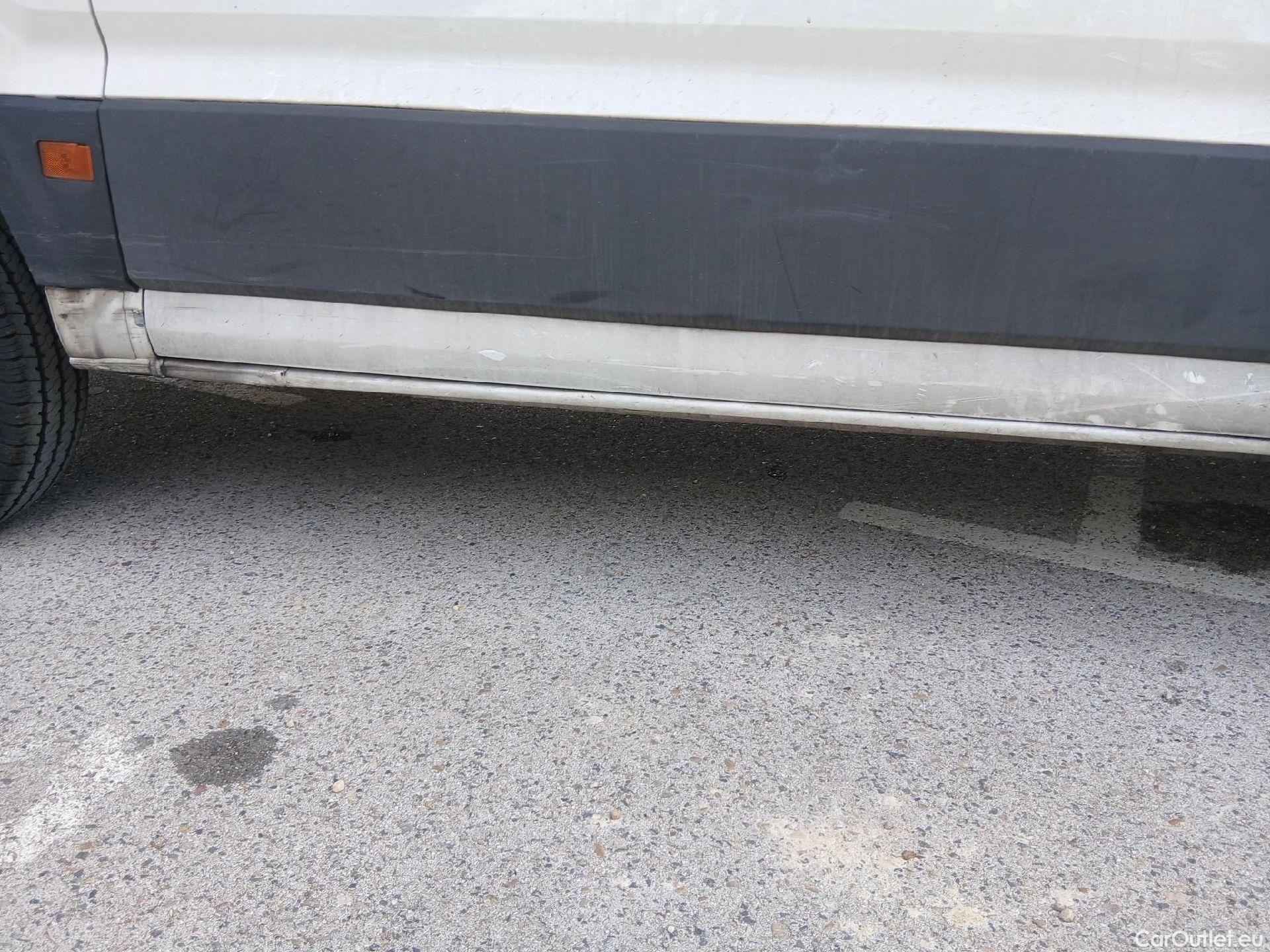  Volkswagen  Crafter VOLKSWAGEN  / 2017 / 4P / furgón 35 Furgón BM TN L3H2 2.0TDI 103kW(140CV) #60