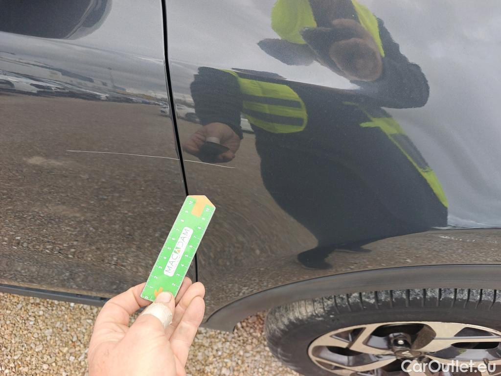  KIA  Sportage KIA  1.6MHEV Drive 100kW(136CV) 4x2(Crist Tintados)(CX) #52