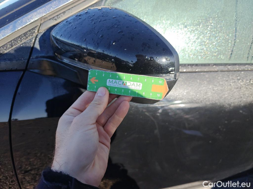  Peugeot  3008 PEUGEOT  / 2016 / 5P / todoterreno 1.5L BlueHDi 96kW (130CV) S&S Active #59