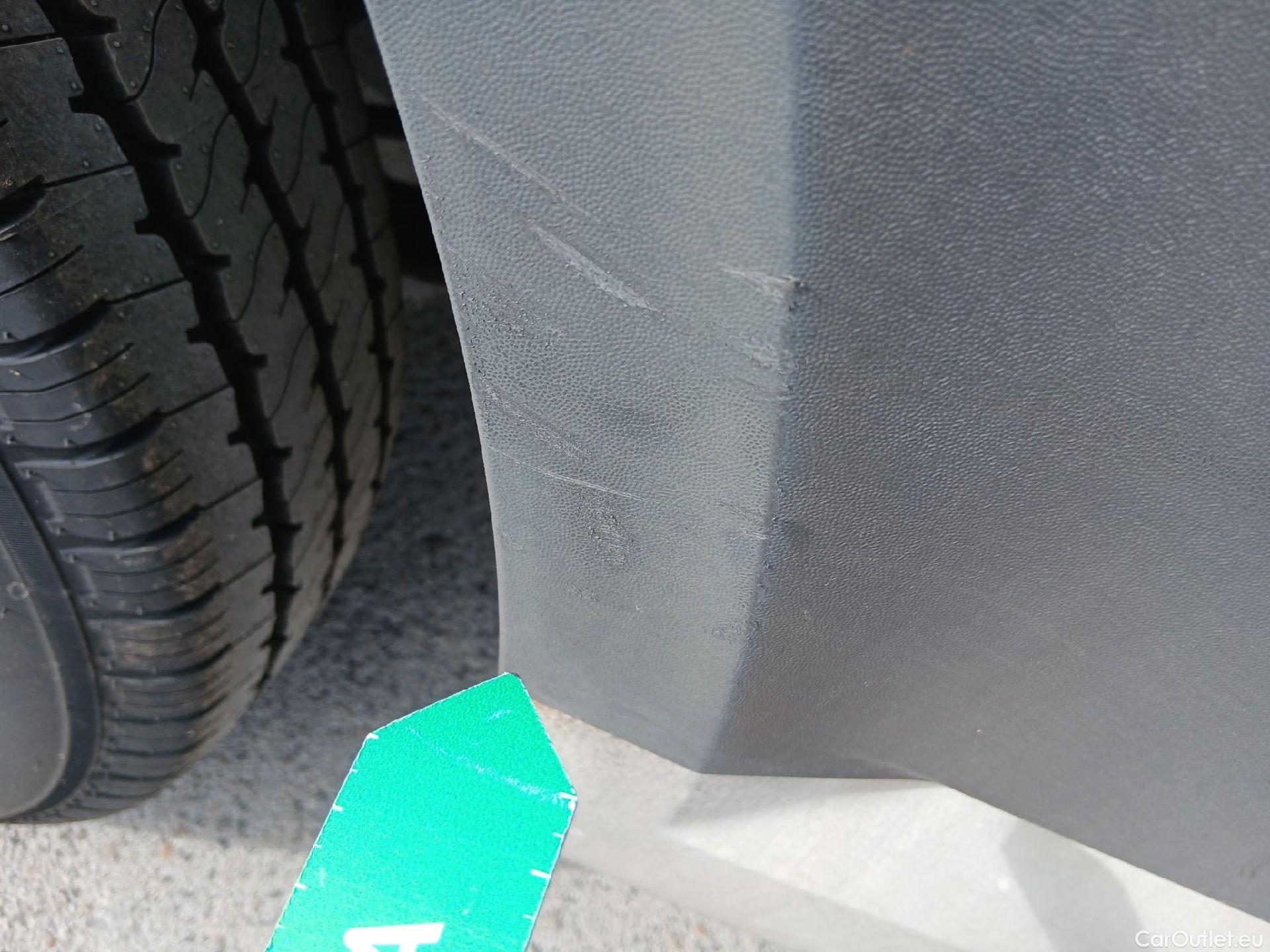  Volkswagen  Crafter VOLKSWAGEN  / 2017 / 4P / furgón 35 Furgón BM TN L3H2 2.0TDI 103kW(140CV) #19