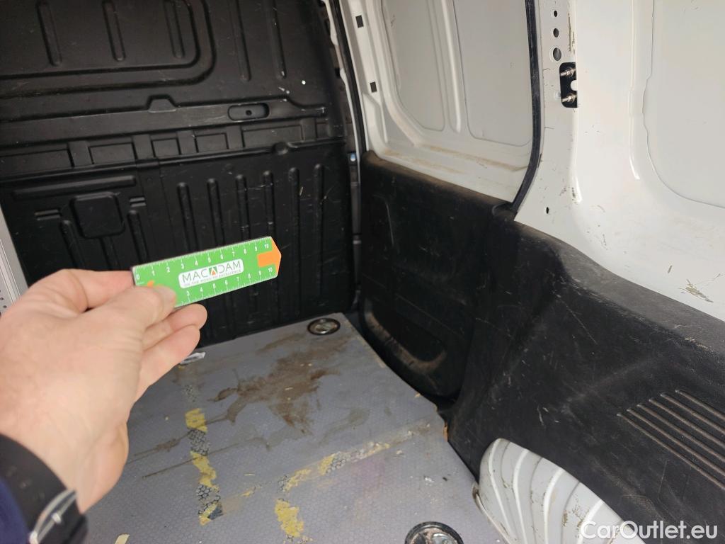  Opel  Combo OPEL  / 2018 / 3P / furgón derivado de turismo 1.6 TD S/S 74kW (100CV) Express L H1 650 #48