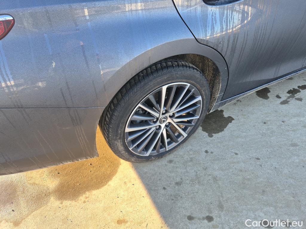  Lexus  ES LEXUS  / 2018 / 4P / sedán 2.5 300h Premium #1