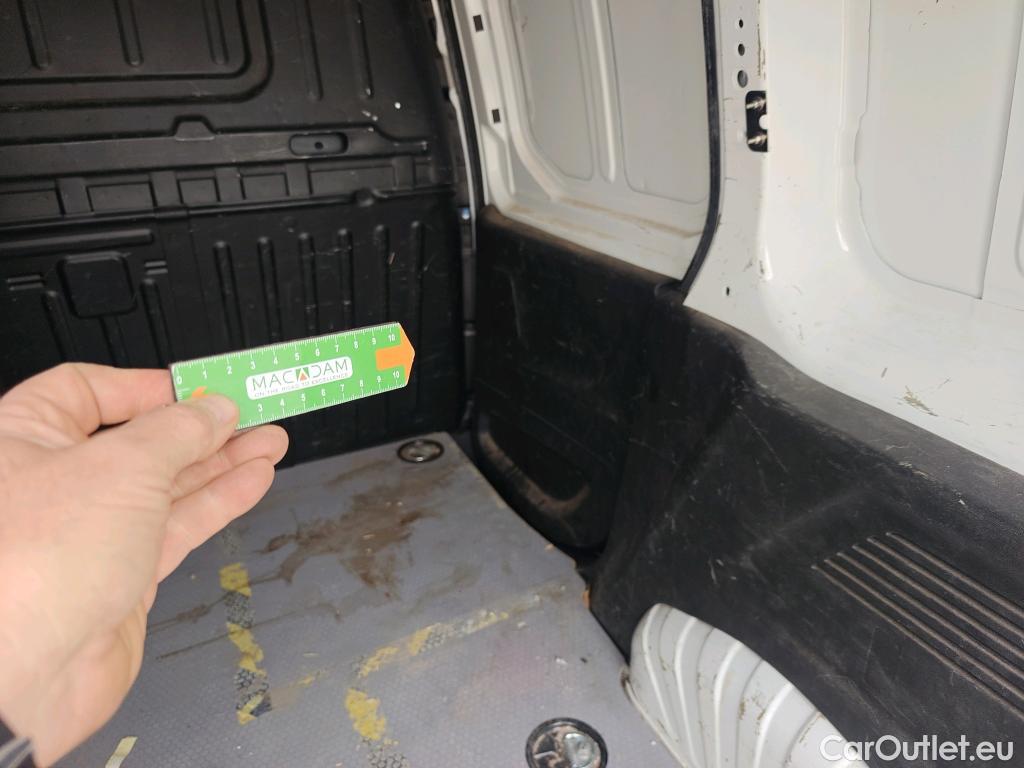  Opel  Combo OPEL  / 2018 / 3P / furgón derivado de turismo 1.6 TD S/S 74kW (100CV) Express L H1 650 #49