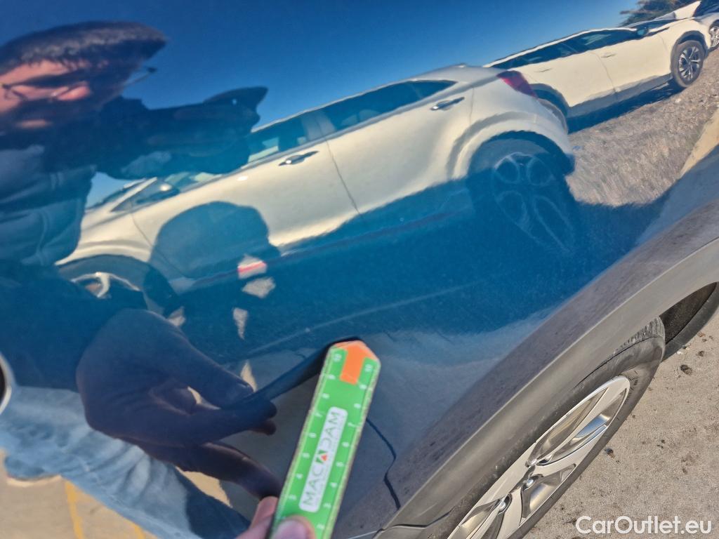  KIA  Niro KIA  / 2016 / 5P / crossover 1.6 GDi Híbrido 104kW (141CV) Drive #28