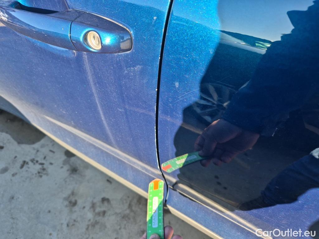  KIA  Niro KIA  / 2016 / 5P / crossover 1.6 GDi Híbrido 104kW (141CV) Drive #6