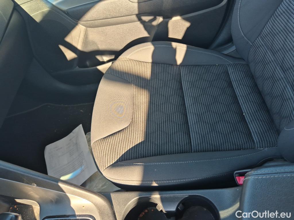  KIA  Niro KIA  / 2016 / 5P / crossover 1.6 GDi Híbrido 104kW (141CV) Drive #20