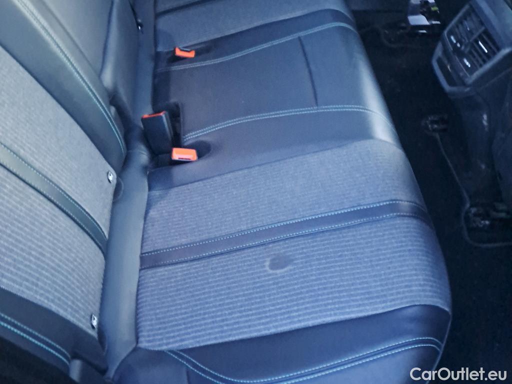  Peugeot  3008 PEUGEOT  Hybrid / 2020 / 5P / todoterreno 225 e-EAT8 Allure (AC2) #10