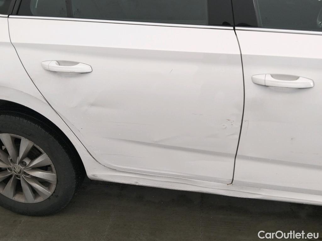  Skoda  KAMIQ SKODA  1.0 TSI 81kW (110CV) DSG Ambition (CX) #13