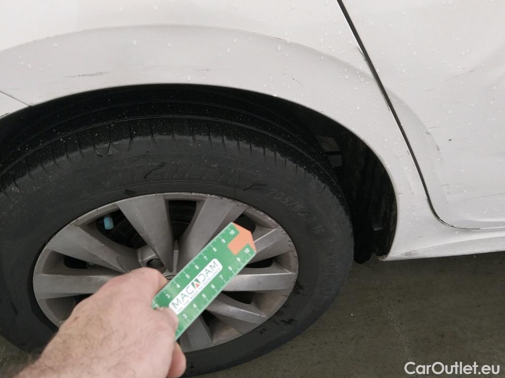  Skoda  KAMIQ SKODA  1.0 TSI 81kW (110CV) DSG Ambition (CX) #41