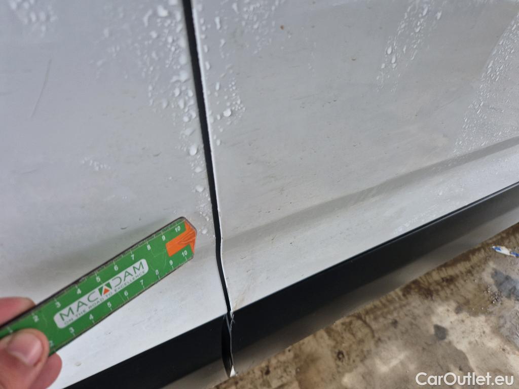  Land Rover  Discovery FIAT Doblò / 2022 / 5P / combi Combi (N1) BlueHDi 1.5 L 100CV (AC) #28