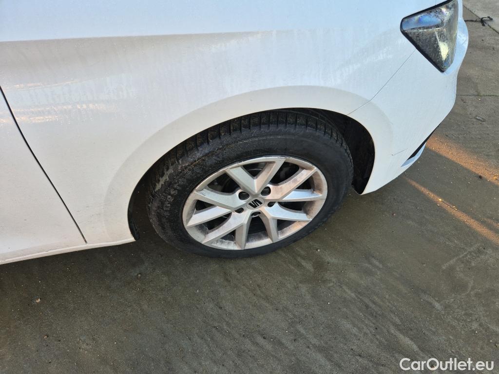  Seat  Leon  Sportstourer Style Go 2.0 TDI 115CV MT6 E6d #10