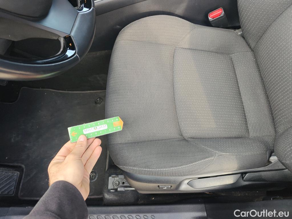  Toyota  C-HR TOYOTA  / 2016 / 5P / todoterreno 1.8 125H Advance (CX) #8