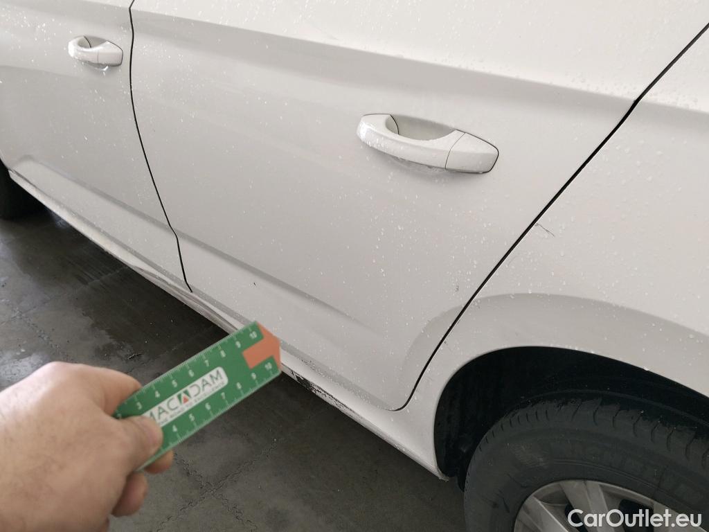  Skoda  KAMIQ SKODA  1.0 TSI 81kW (110CV) DSG Ambition (CX) #27