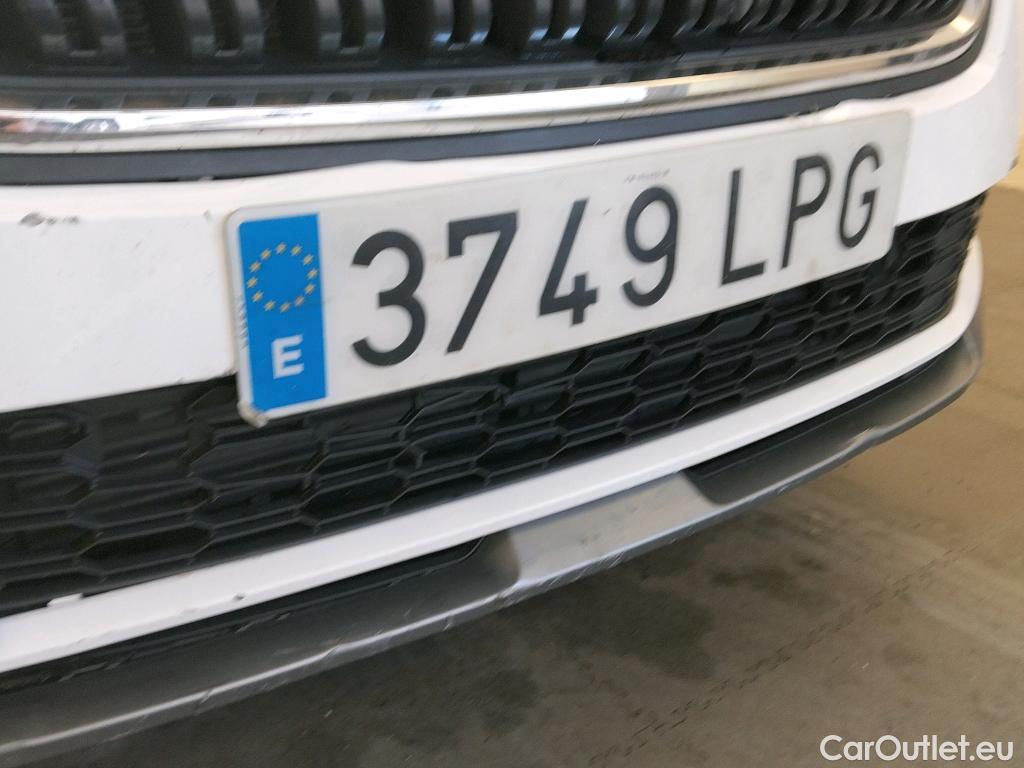  Skoda  KAMIQ SKODA  1.0 TSI 81kW (110CV) DSG Ambition (CX) #52