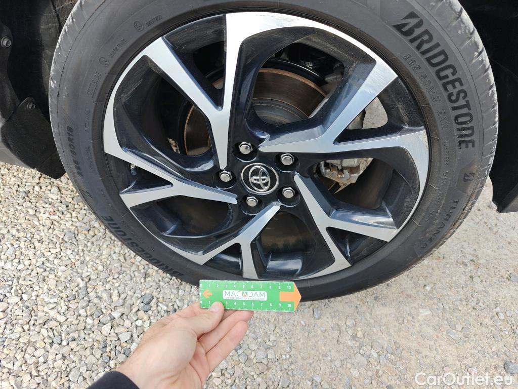  Toyota  C-HR TOYOTA  / 2016 / 5P / todoterreno 1.8 125H Advance (CX) #23