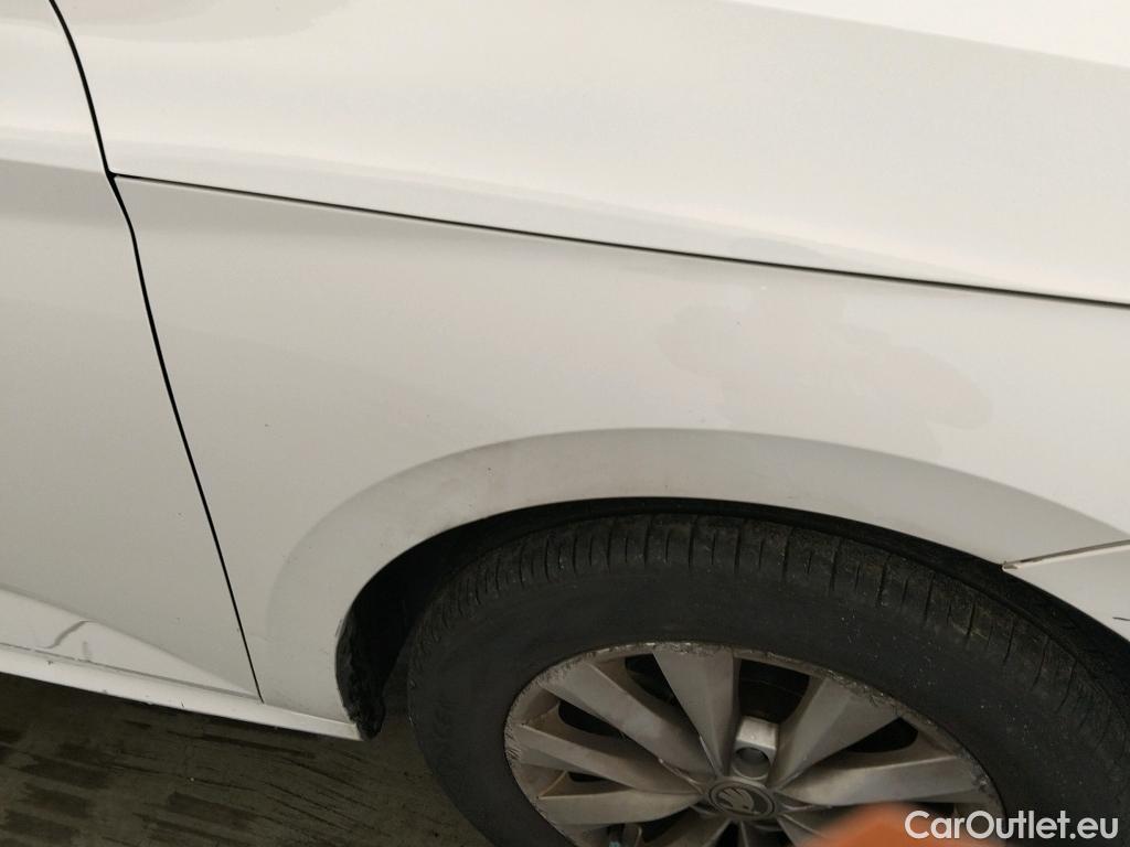  Skoda  KAMIQ SKODA  1.0 TSI 81kW (110CV) DSG Ambition (CX) #58