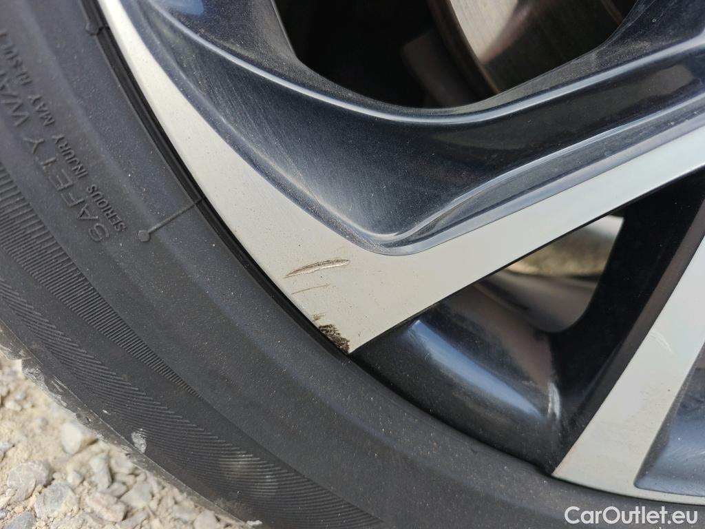  Toyota  C-HR TOYOTA  / 2016 / 5P / todoterreno 1.8 125H Advance (CX) #2