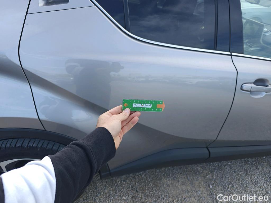  Toyota  C-HR TOYOTA  / 2016 / 5P / todoterreno 1.8 125H Advance (CX) #4