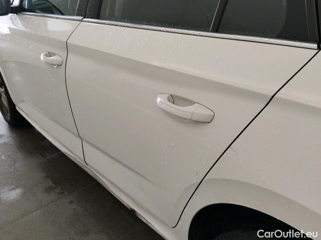  Skoda  KAMIQ SKODA  1.0 TSI 81kW (110CV) DSG Ambition (CX) #26