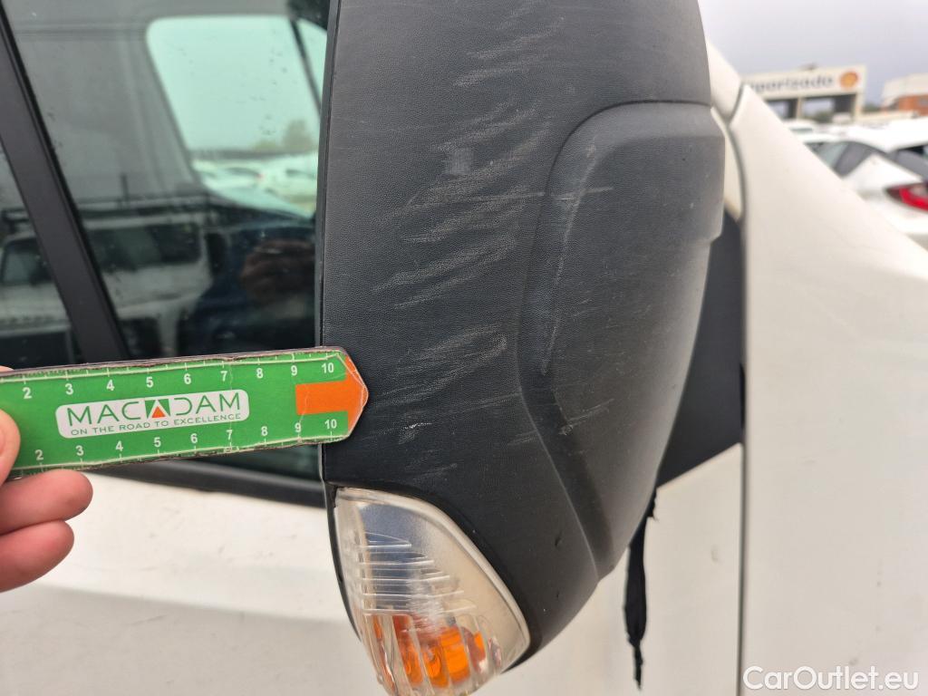  Nissan  NV400 NISSAN  / 2011 / 4P / furgón L2H2 3,5T 2.3dCi 99kW FWD Comfort #58