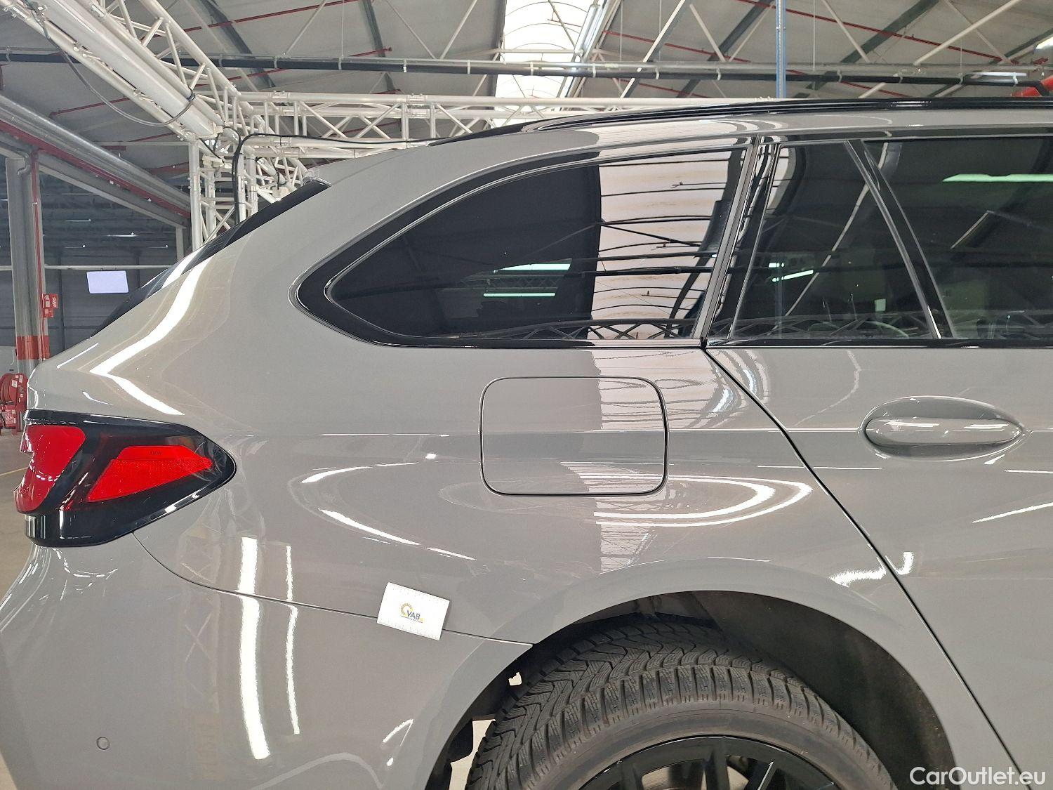  Bmw  Serie 5 BMW, 5-serie To FL'20, BMW 5 Reeks Touring 520d Aut. (140 kW) 5d #21