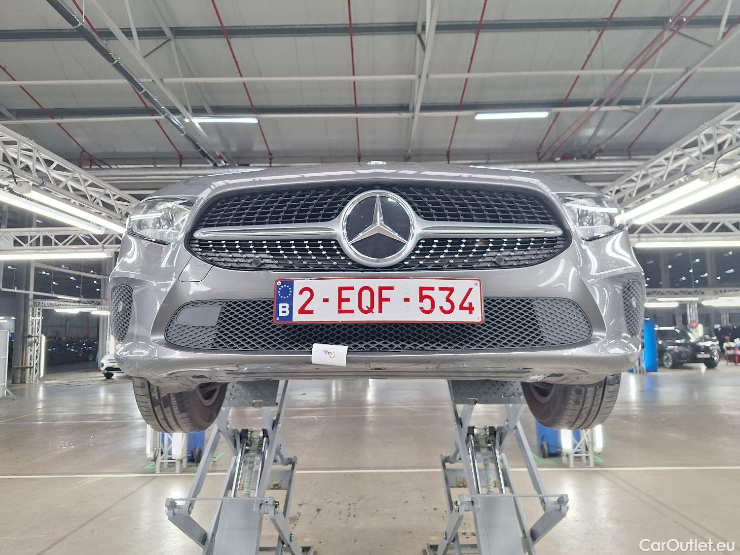  Mercedes  A-Klasse Mercedes, A-Class Berline '18, Mercedes-Benz  Limousine A 180 d DCT Busin #59