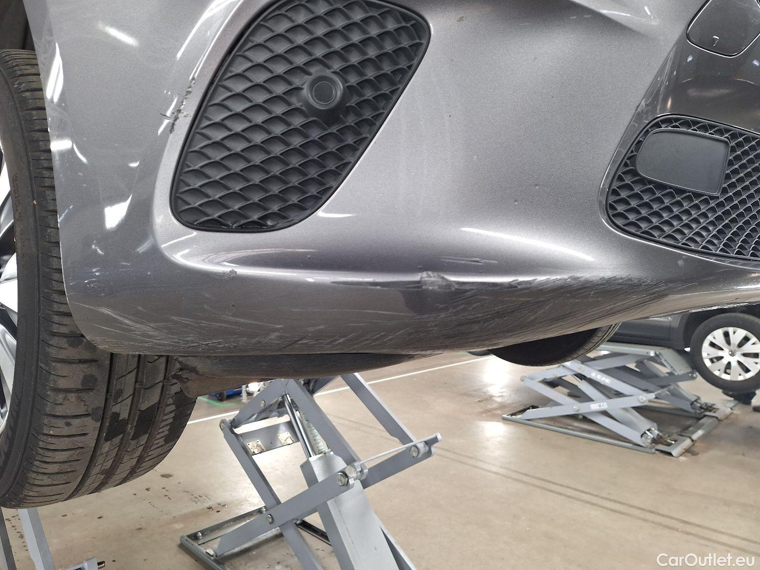  Mercedes  A-Klasse Mercedes, A-Class Berline '18, Mercedes-Benz  Limousine A 180 d DCT Busin #60