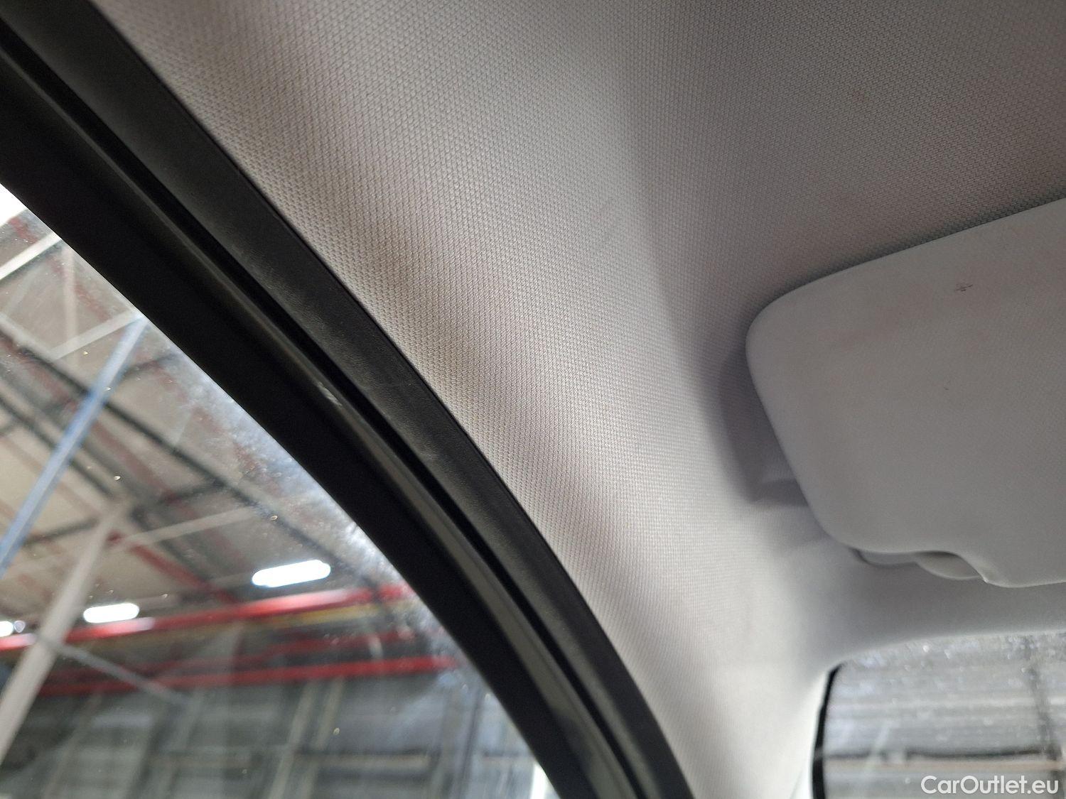  Peugeot  2008 Peugeot,  FL'16, Peugeot  1.2 Puretech 61kW S&S Active 5d #39