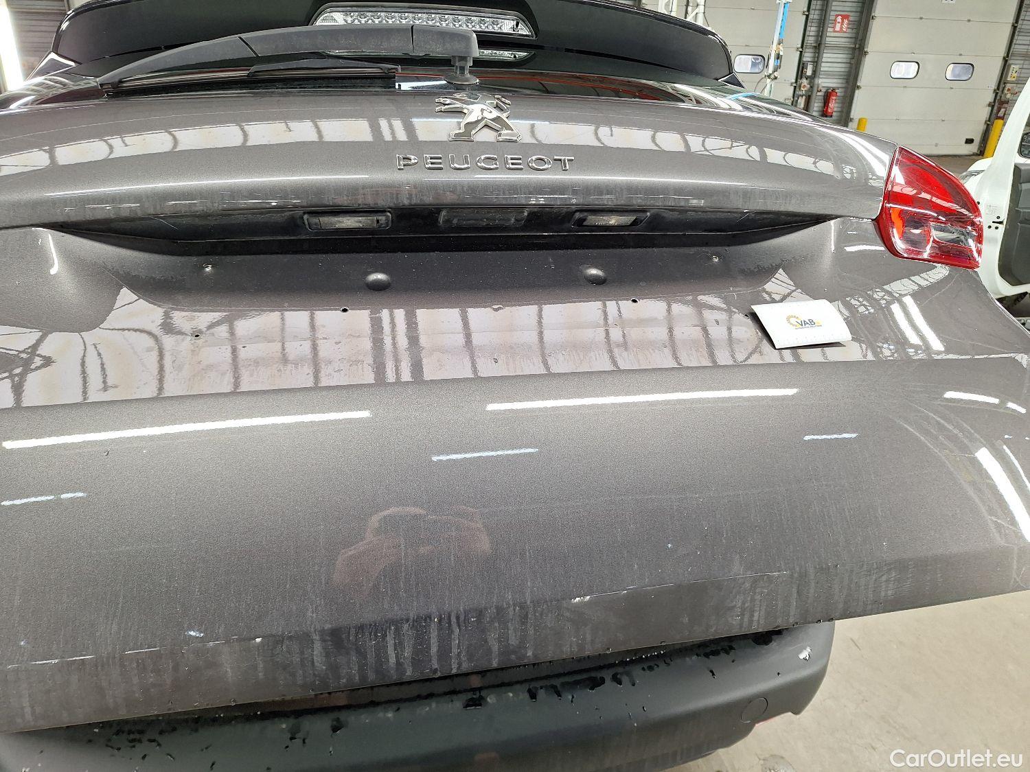  Peugeot  2008 Peugeot,  FL'16, Peugeot  1.2 Puretech 61kW S&S Active 5d #24