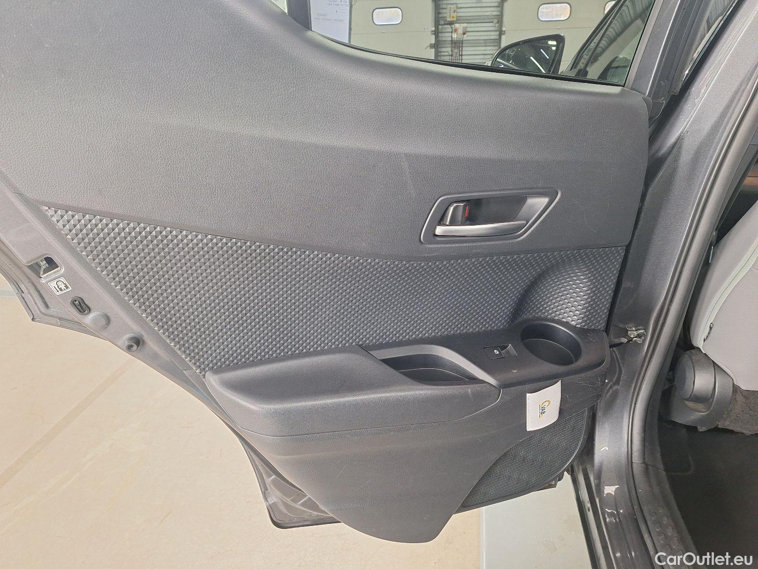  Toyota  C-HR Toyota,  '16, Toyota  1.8 VVT i-Hybrid C-Lub Aut. 5d #25