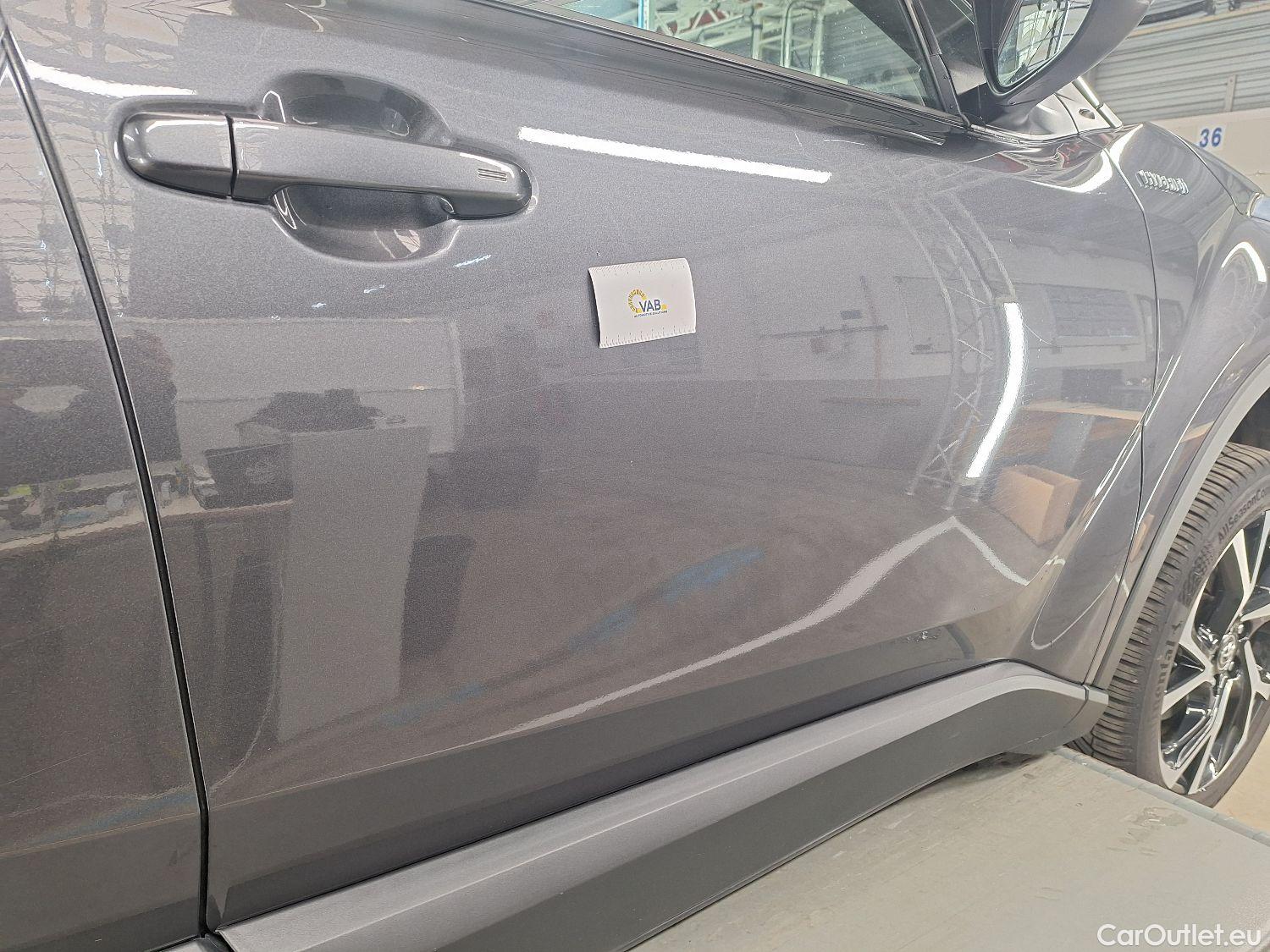  Toyota  C-HR Toyota,  '16, Toyota  1.8 VVT i-Hybrid C-Lub Aut. 5d #3