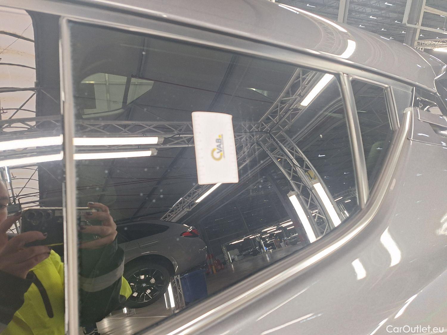  Toyota  C-HR Toyota,  '16, Toyota  1.8 VVT i-Hybrid C-Lub Aut. 5d #28