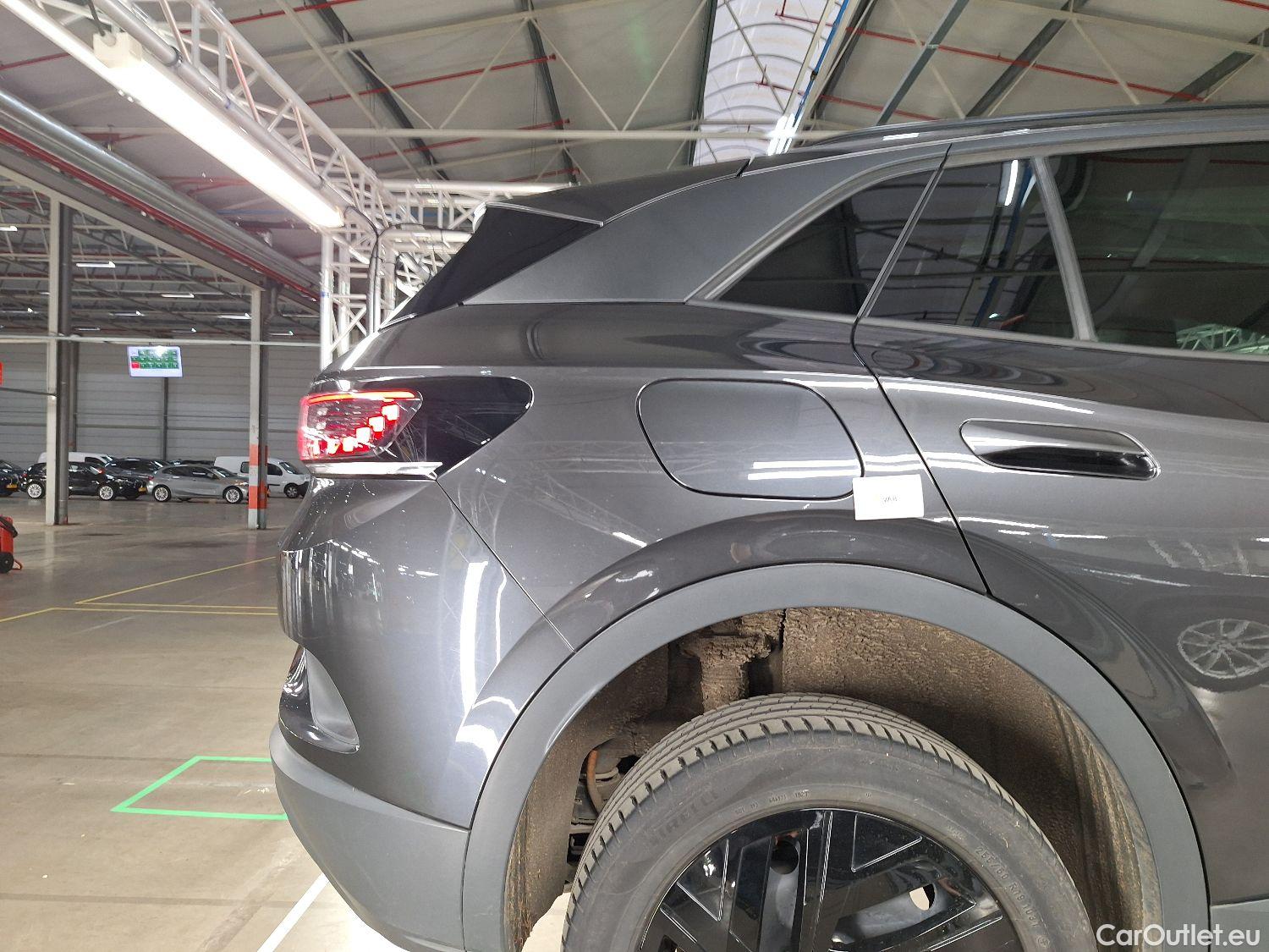  Volkswagen  ID.4 VW,  '20 BEV, Volkswagen  77kWh Pro Family 5d #15