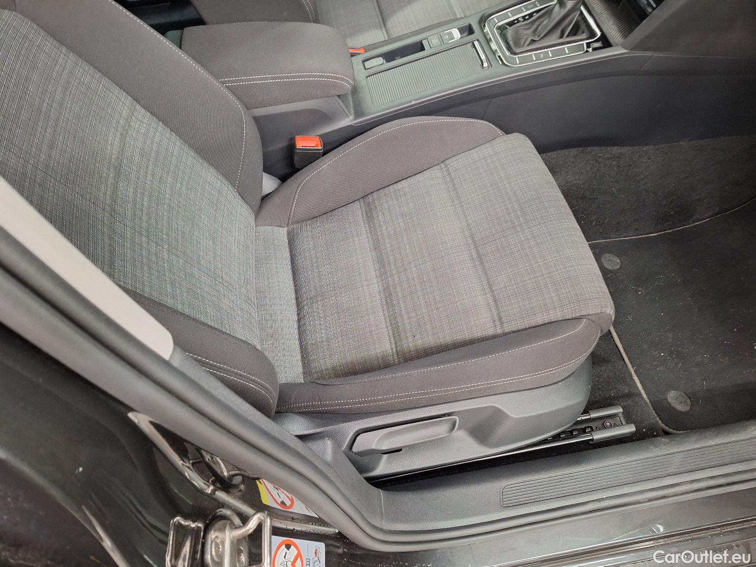  Volkswagen  Passat VW,  Variant FL'19, Volkswagen  Variant 2.0 TDI 90kW DSG Style B #26