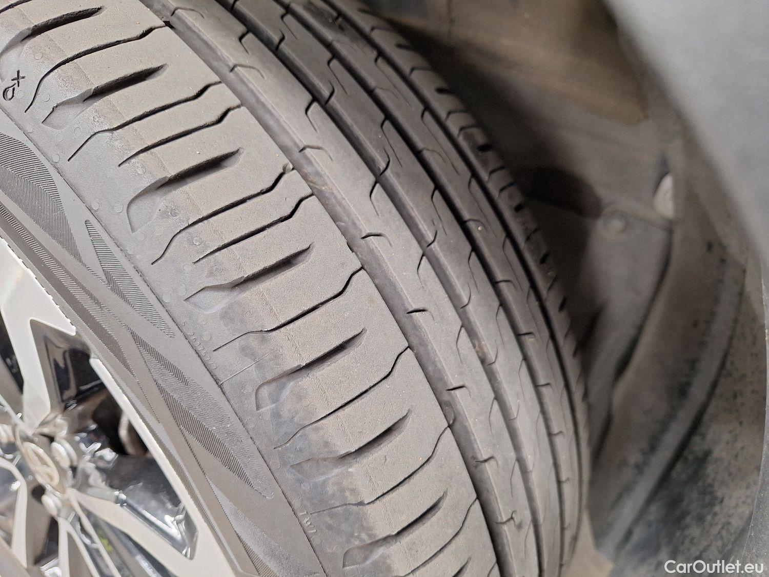  Toyota  Yaris Toyota, , Yar.Cr.1.5 Hyb.85kw Dyn.+ CVT #11