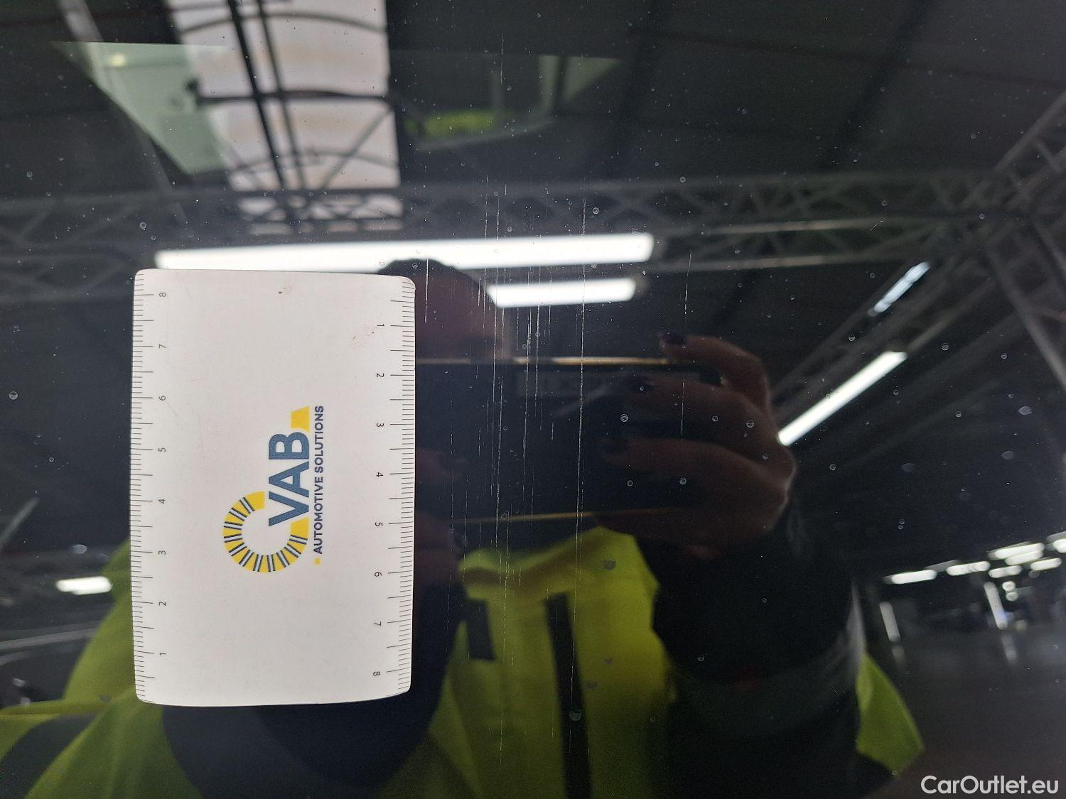  Toyota  C-HR Toyota,  '16, Toyota  1.8 VVT i-Hybrid C-Lub Aut. 5d #29