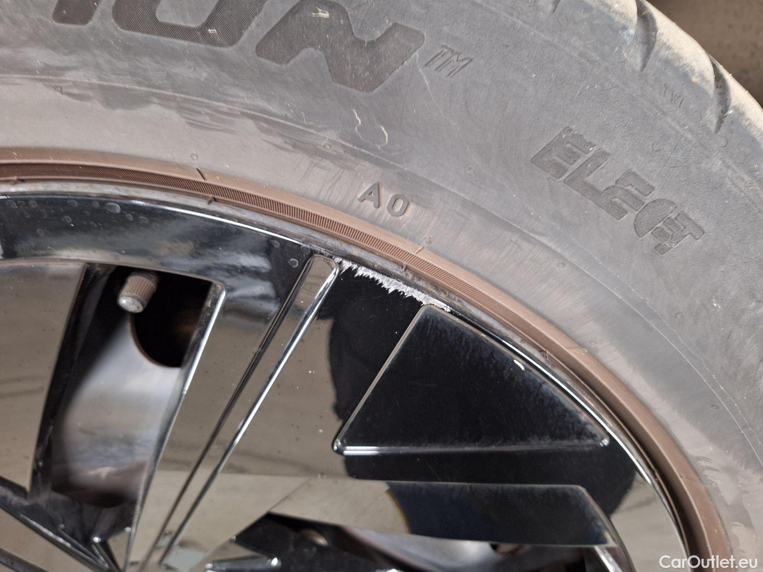  Volkswagen  ID.4 VW,  '20 BEV, Volkswagen  77kWh Pro Family 5d #6