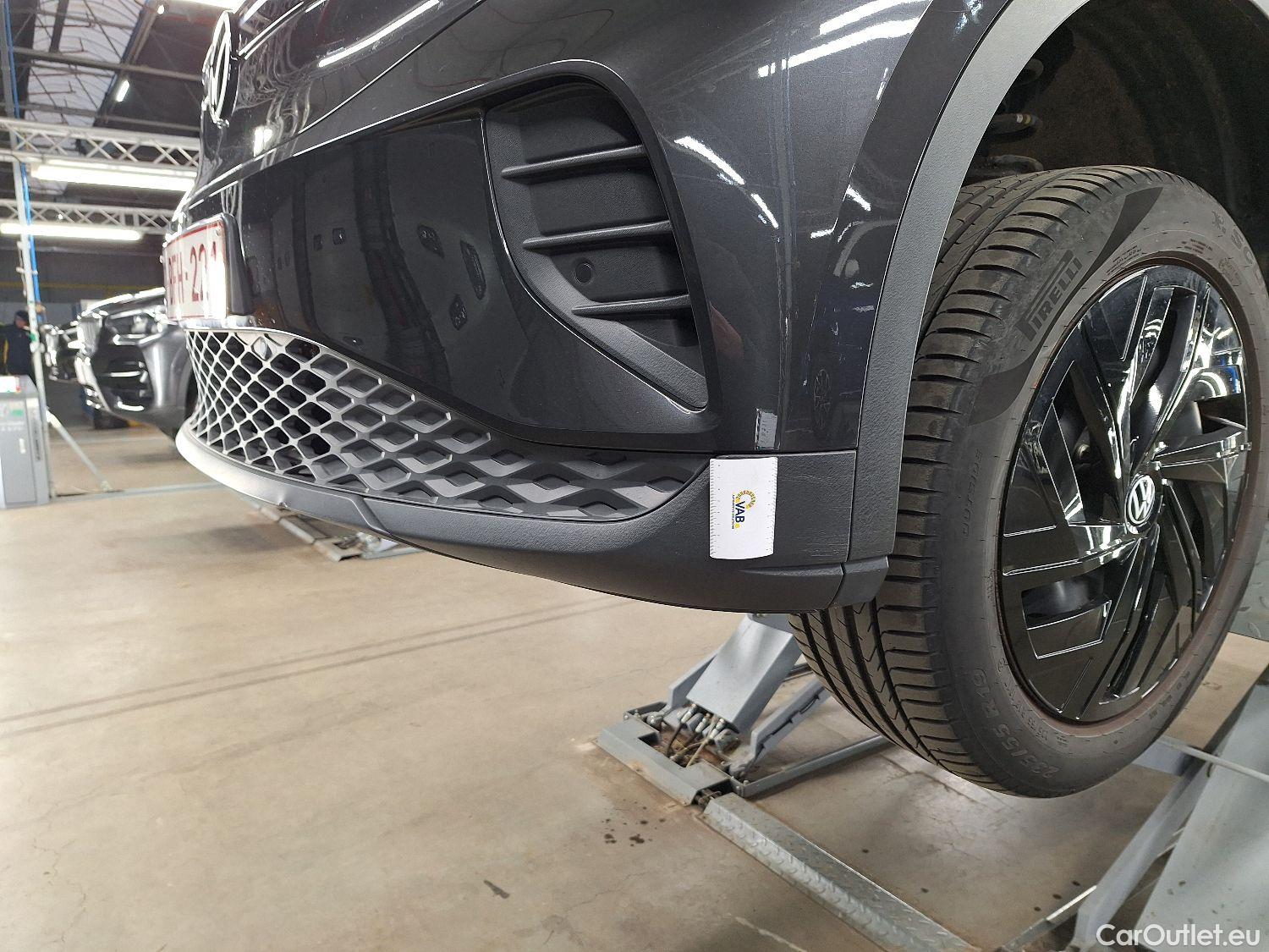  Volkswagen  ID.4 VW,  '20 BEV, Volkswagen  77kWh Pro Family 5d #4