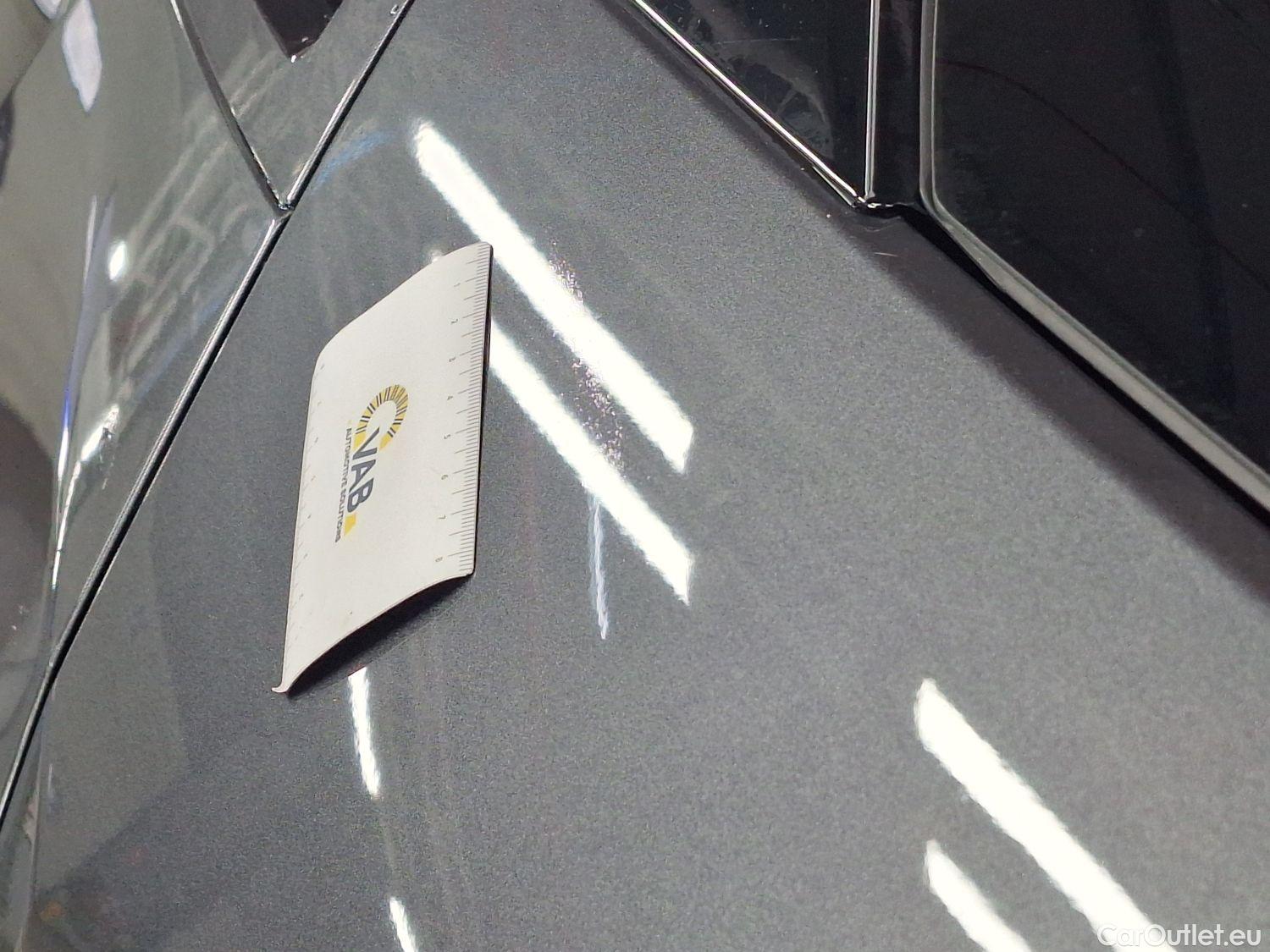  Toyota  C-HR Toyota,  '16, Toyota  1.8 VVT i-Hybrid C-Lub Aut. 5d #24