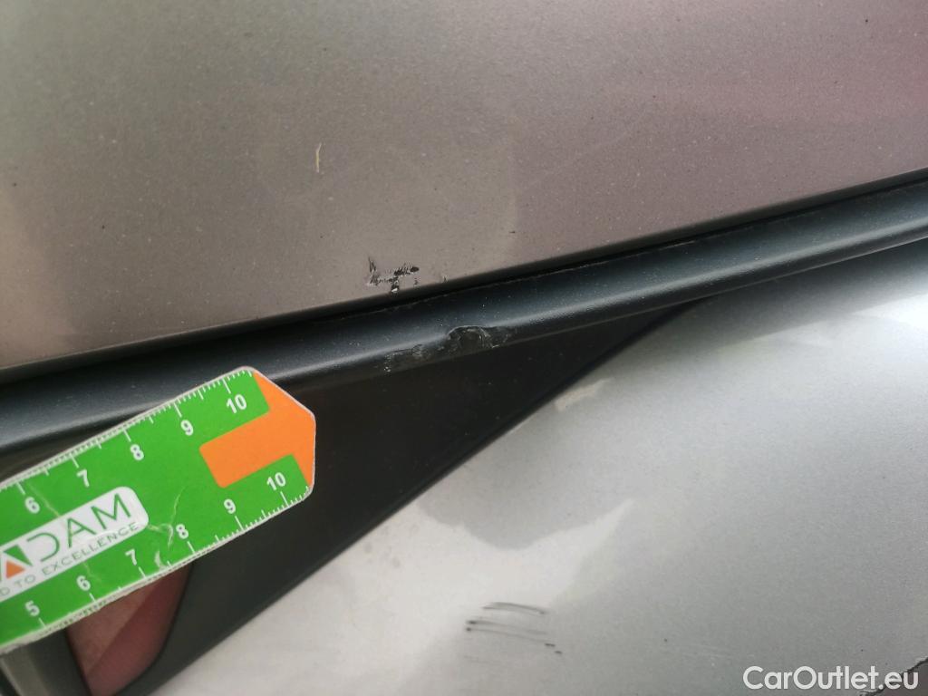  Toyota  C-HR TOYOTA  / 2016 / 5P / todoterreno 1.8 125H Advance (CX) #35