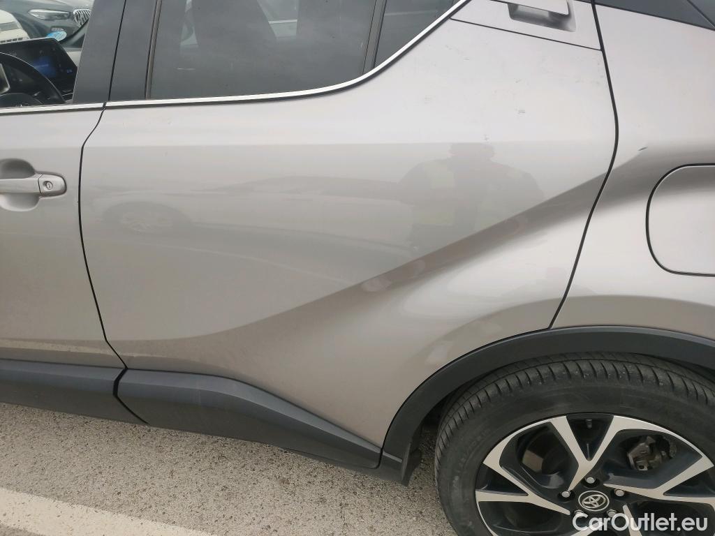  Toyota  C-HR TOYOTA  / 2016 / 5P / todoterreno 1.8 125H Advance (CX) #16