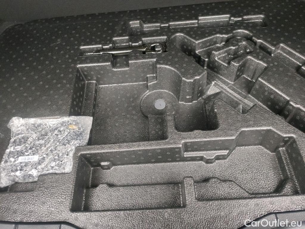  Toyota  C-HR TOYOTA  / 2016 / 5P / todoterreno 1.8 125H Advance (CX) #12